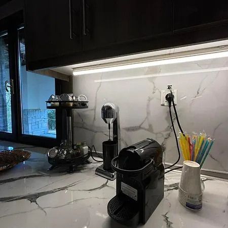 Mountain View شقة Vavdhos